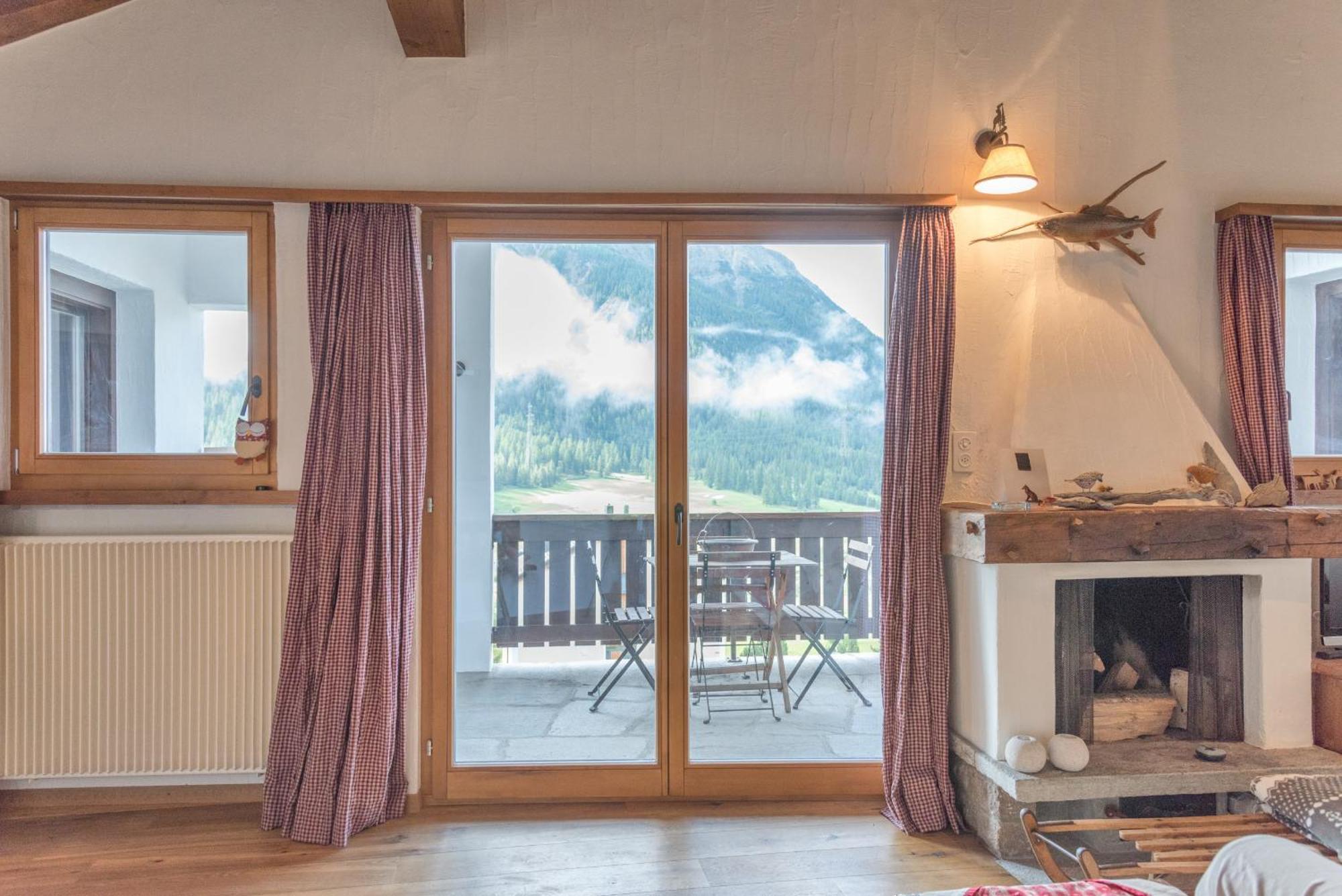 Chesa Seja - Zuoz Appartement Buitenkant foto